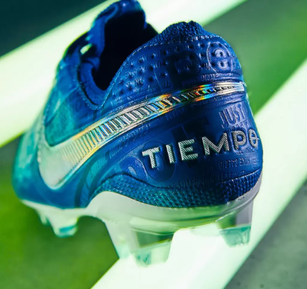 Профессиональные бутсы Nike Tiempo Legend 8 Elite FG